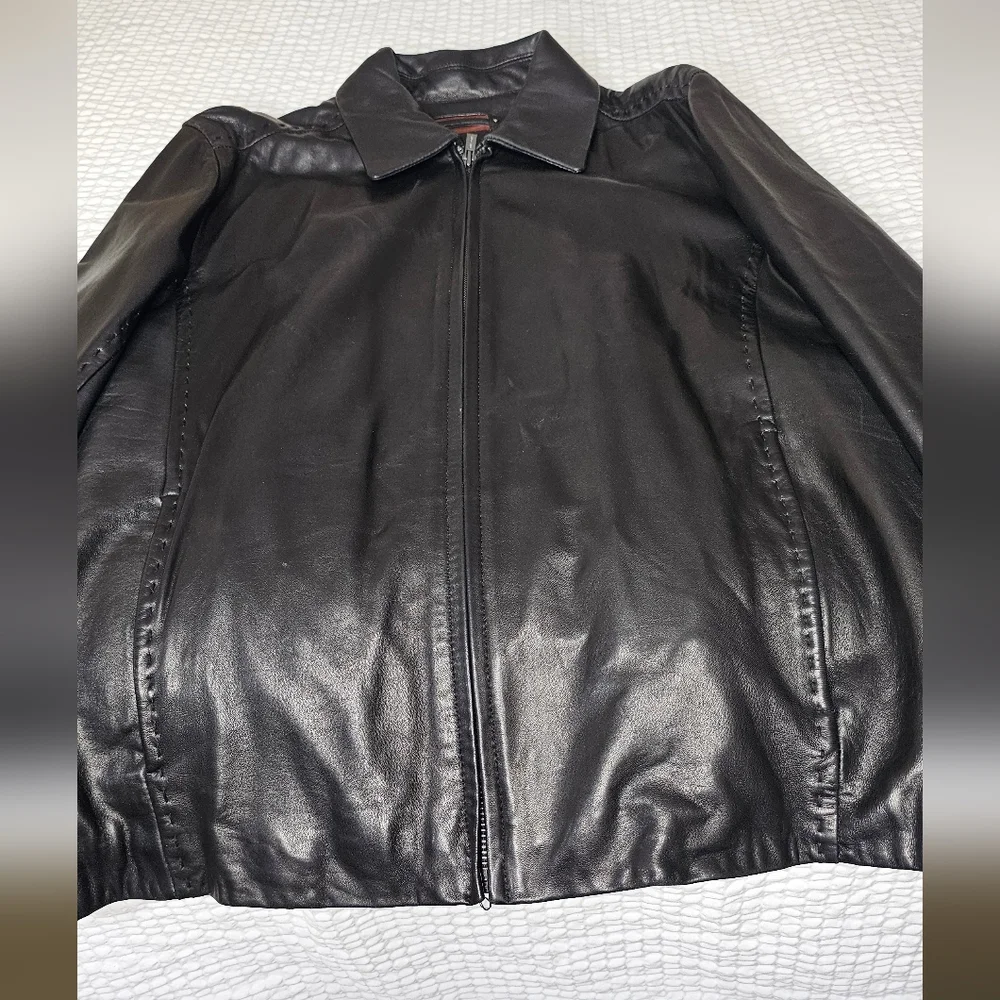Wilson's Leather Black Lightweight Jacket with Front Zipper and Folded Collar - Picture 5 of 5